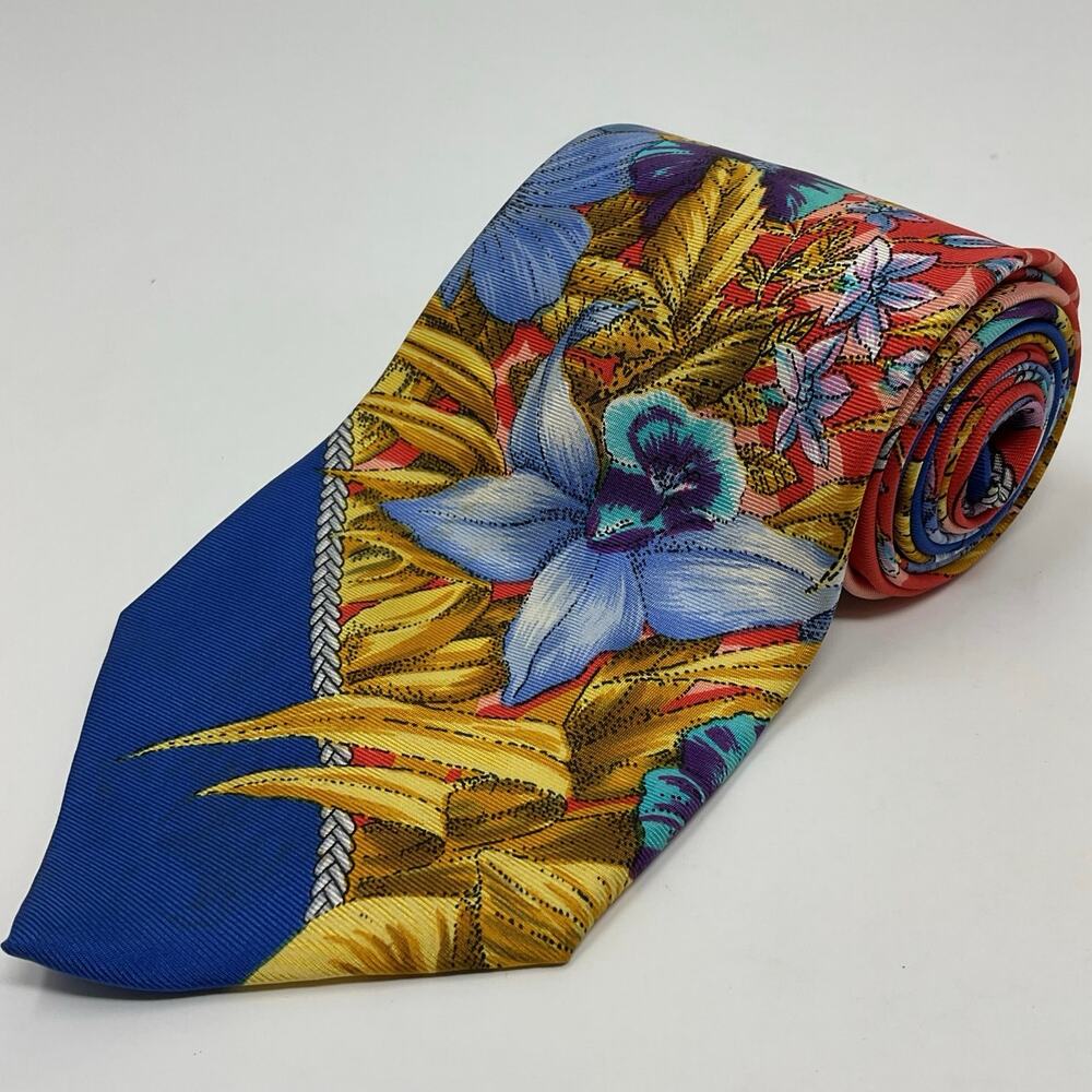 Vintage V2 by Versace Men’s 100% Silk Necktie Hand made in Italy Gianni Versace